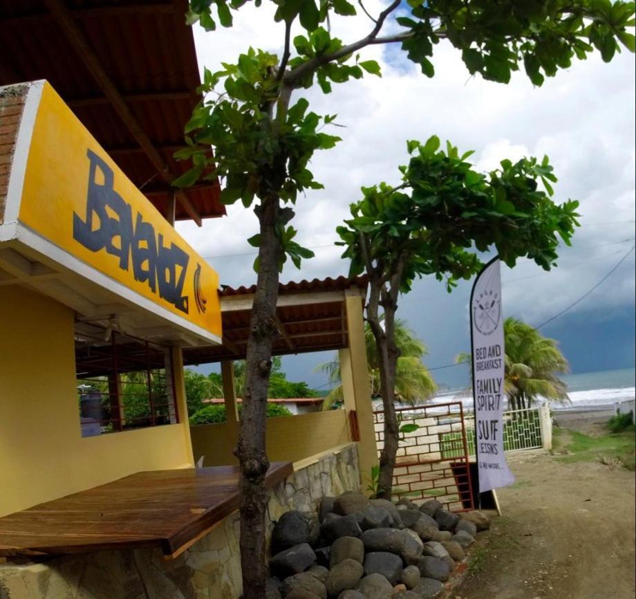 Bed and Breakfast Bananoz Surfhouse Transito Exterior foto